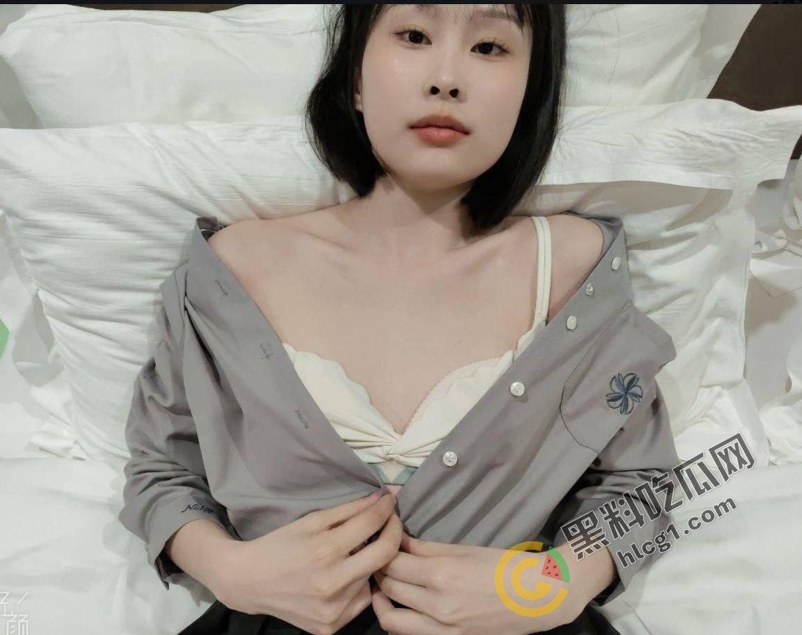 山西小少妇「李敏」私密生活曝光:人前贤良淑德,床上风情无极限,吃鸡吧如同吃饭 第4张 山西小少妇「李敏」私密生活曝光:人前贤良淑德,床上风情无极限,吃鸡吧如同吃饭 第4张