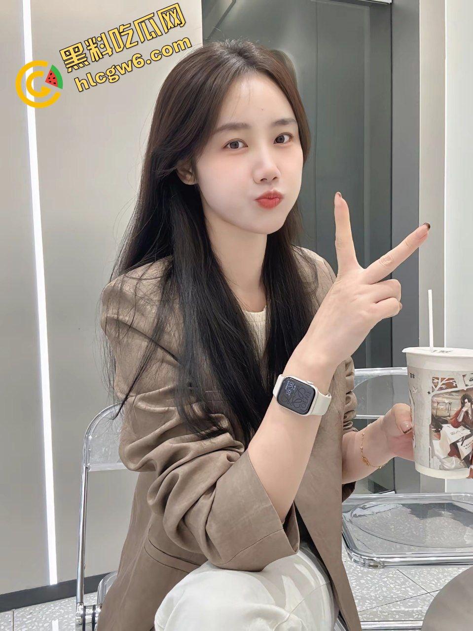 辽宁大连社会反差骚鸡『刘思颖』吸吮口爆吞精男友肉棒 后怼猛操性爱贼淫荡！原创独家流出！  第6张