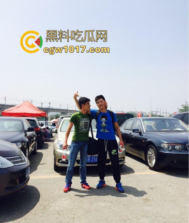 曾经哪个精神小伙如果也是能操上好逼了！跟甜美白领私下厮混，各种花式做爱，对镜后入大奶狂甩，浪叫到腿软！  第2张