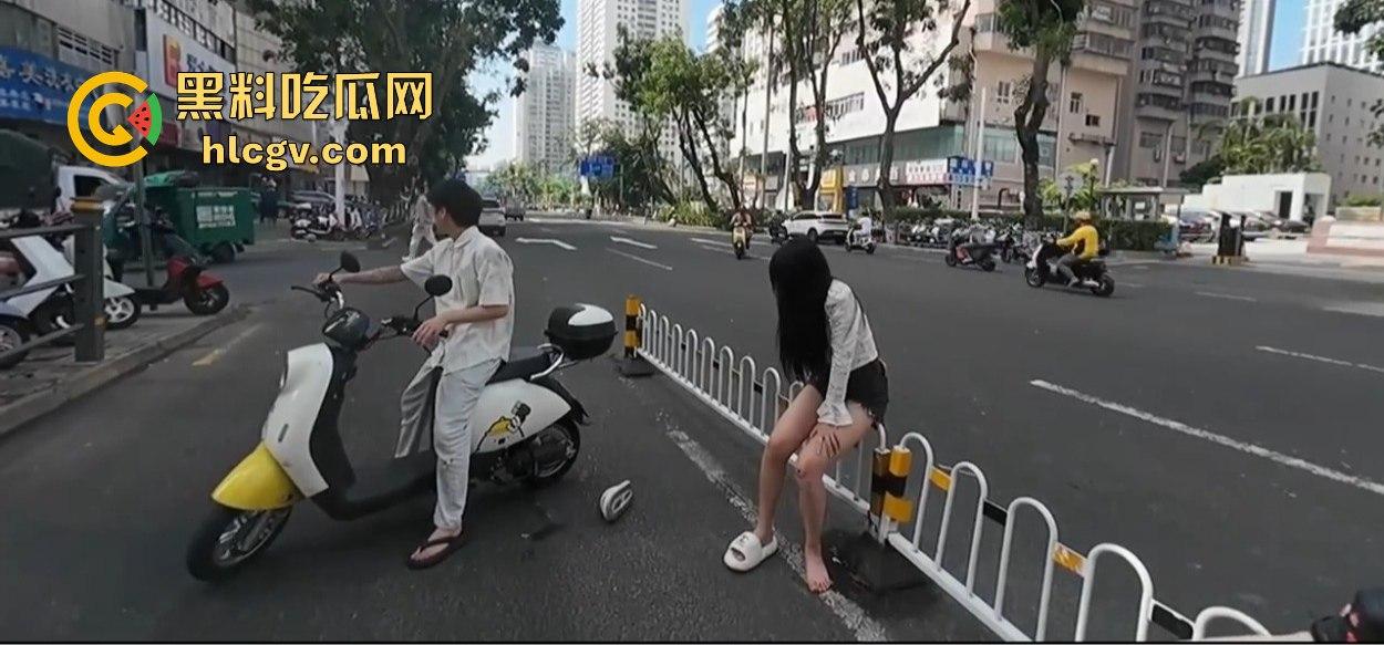 小哥新买电动车上路被3人行喝嗨了的撞飞，妹子砸在围栏上懵了，身材比脸吸睛！  第19张