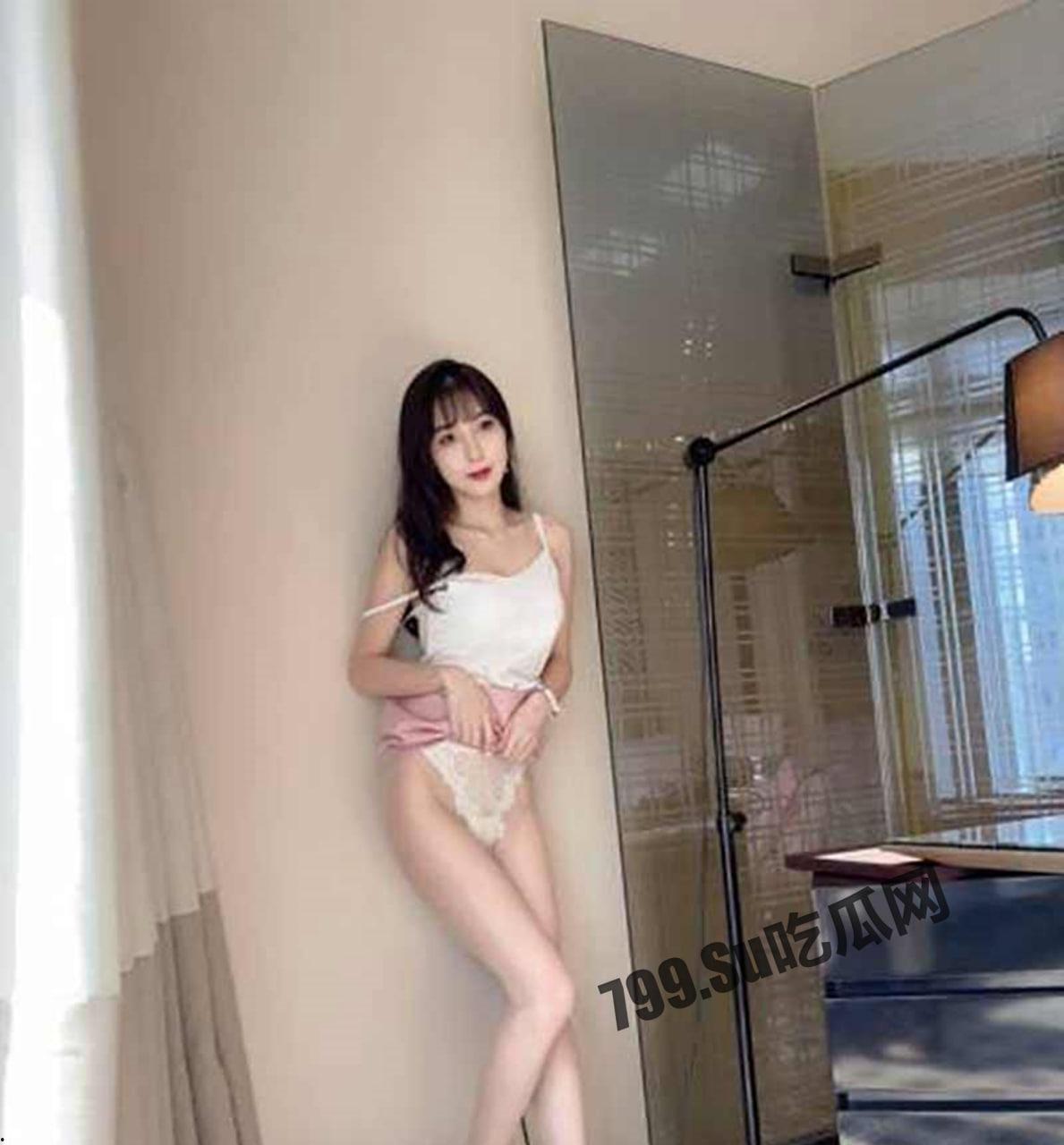 秀人网绝美人气女神「林星阑」最新大尺度制服套装私拍花絮  第21张