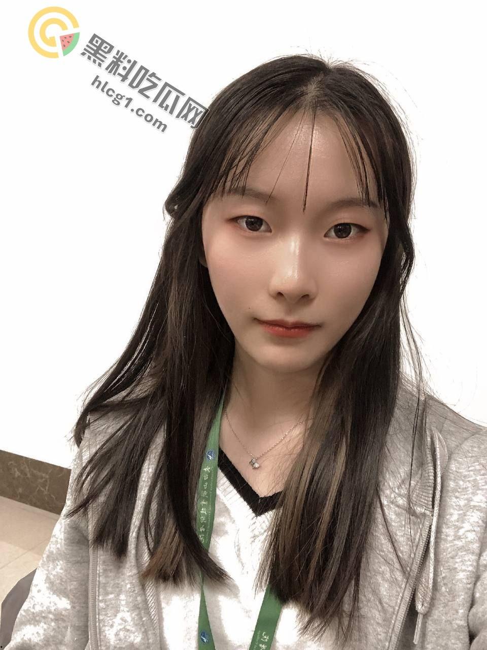 长白山旅游学院李蕾蕾的双重生活：乖巧学霸与床上荡妇的惊人对比！  第1张