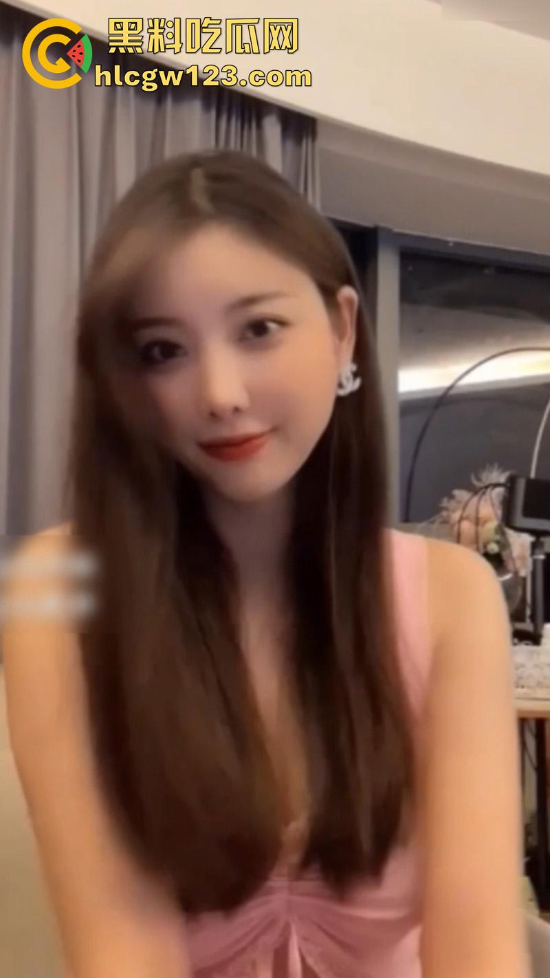 秀人网女神【杨晨晨】，顶及身材长腿尤物，诱人丁字裤勒大屁股，巨乳白嫩诱惑酮体撩到心坎里！  第1张