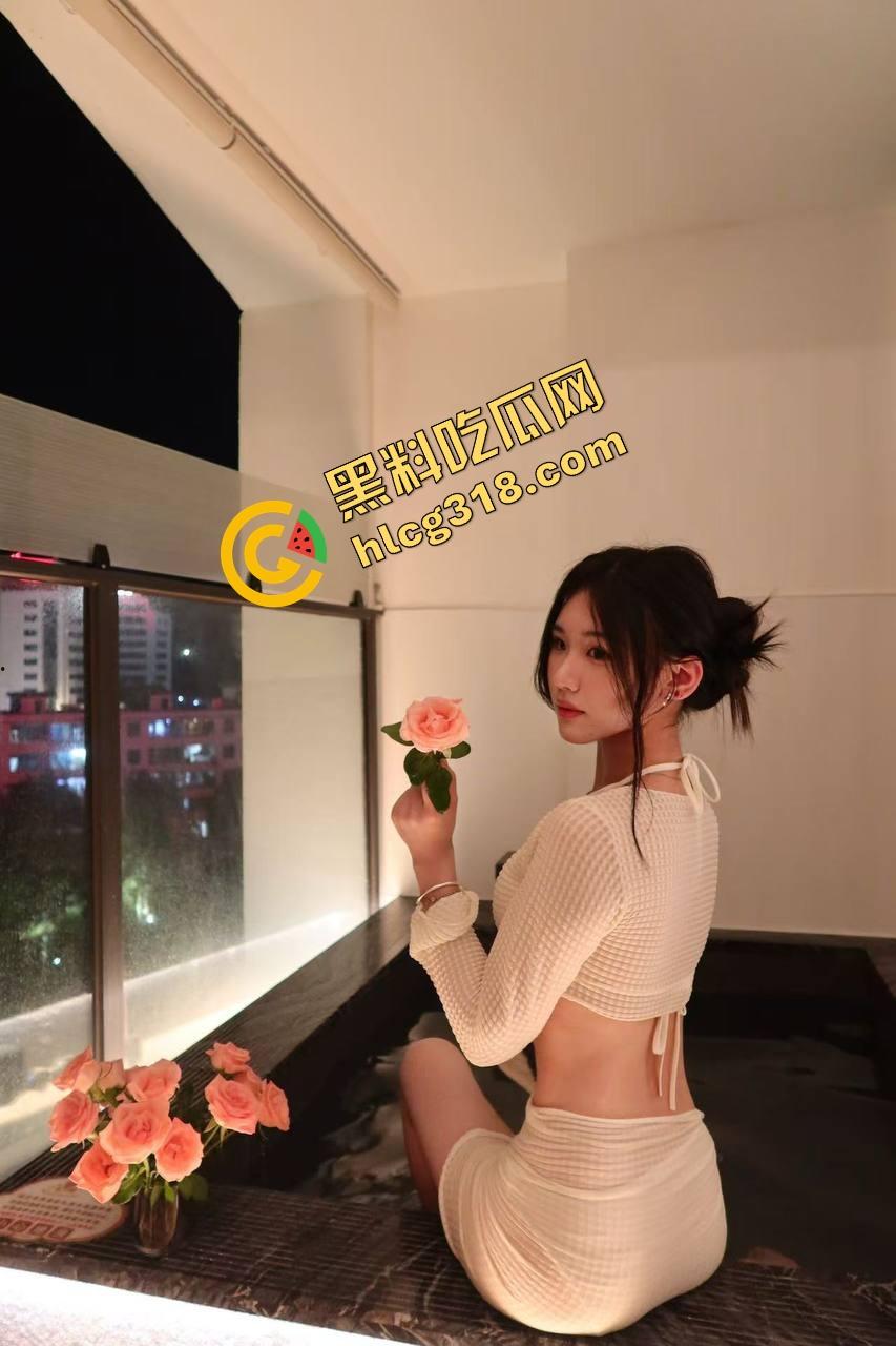 苏州银行职员人妻『王若涵』私下口活绝技流出，深喉舔蛋配合流口水舔蛋深喉服务一条龙，这种服务谁能不爱？  第2张