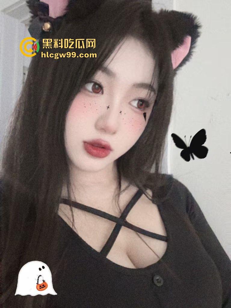 饥渴淫妻少妇 (宋妍) 被废物绿帽老公献妻共享给精壮男，满足骚逼两头3P爆操淫荡性爱！独家曝光流出！  第1张