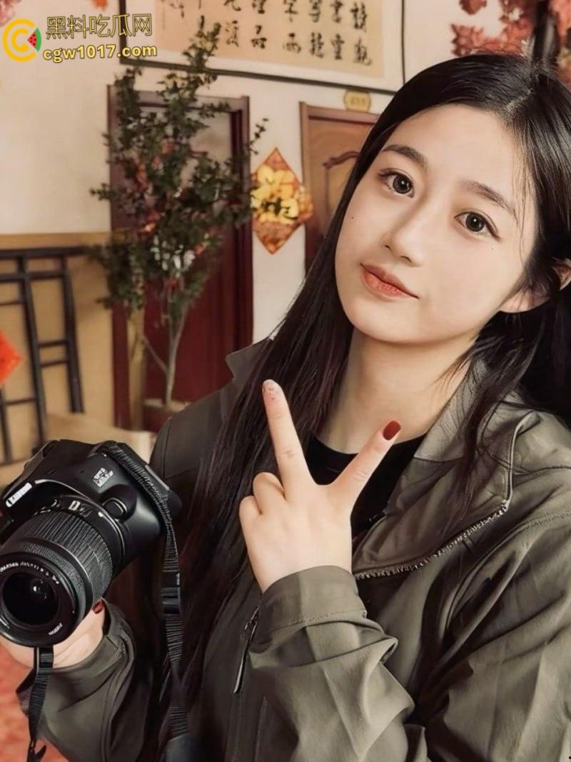 山西科技大学高颜值校花【张佳慧】性爱视频曝光，肥臀翘得像蜜桃，男友狠干嫩穴浪叫连连高潮不止！  第1张