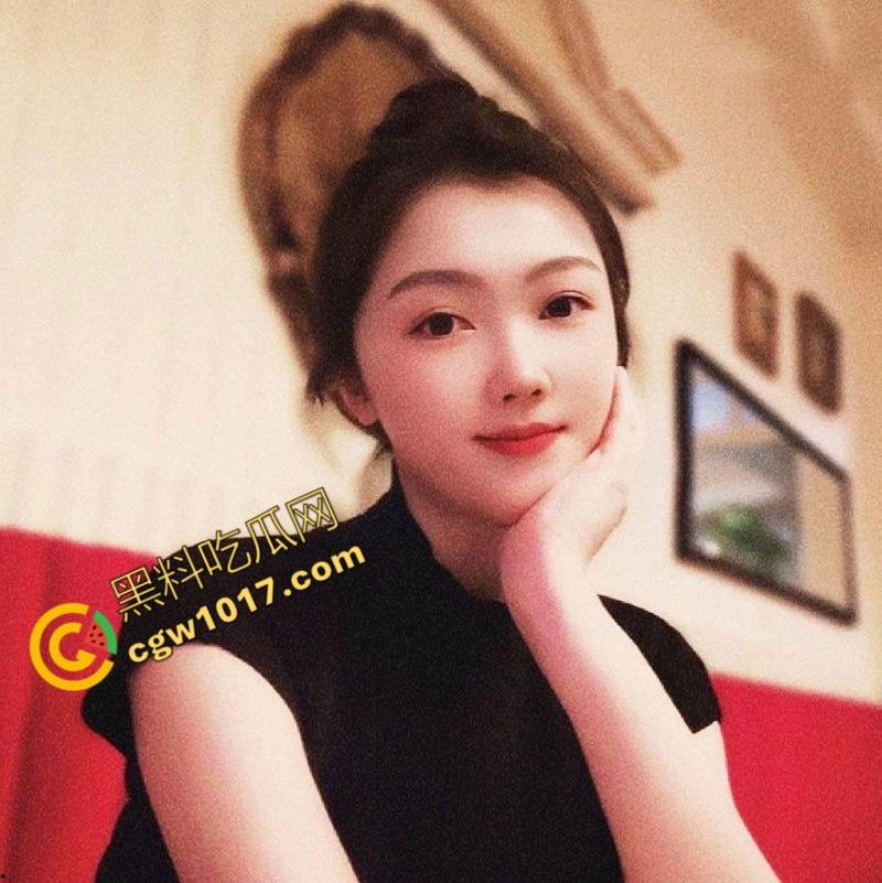 辽宁电台主播【晚晚】没穿内裤在麦前狂野！私密视频曝光，语音自慰，蝴蝶穴淫水横流，欲仙欲死！  第4张