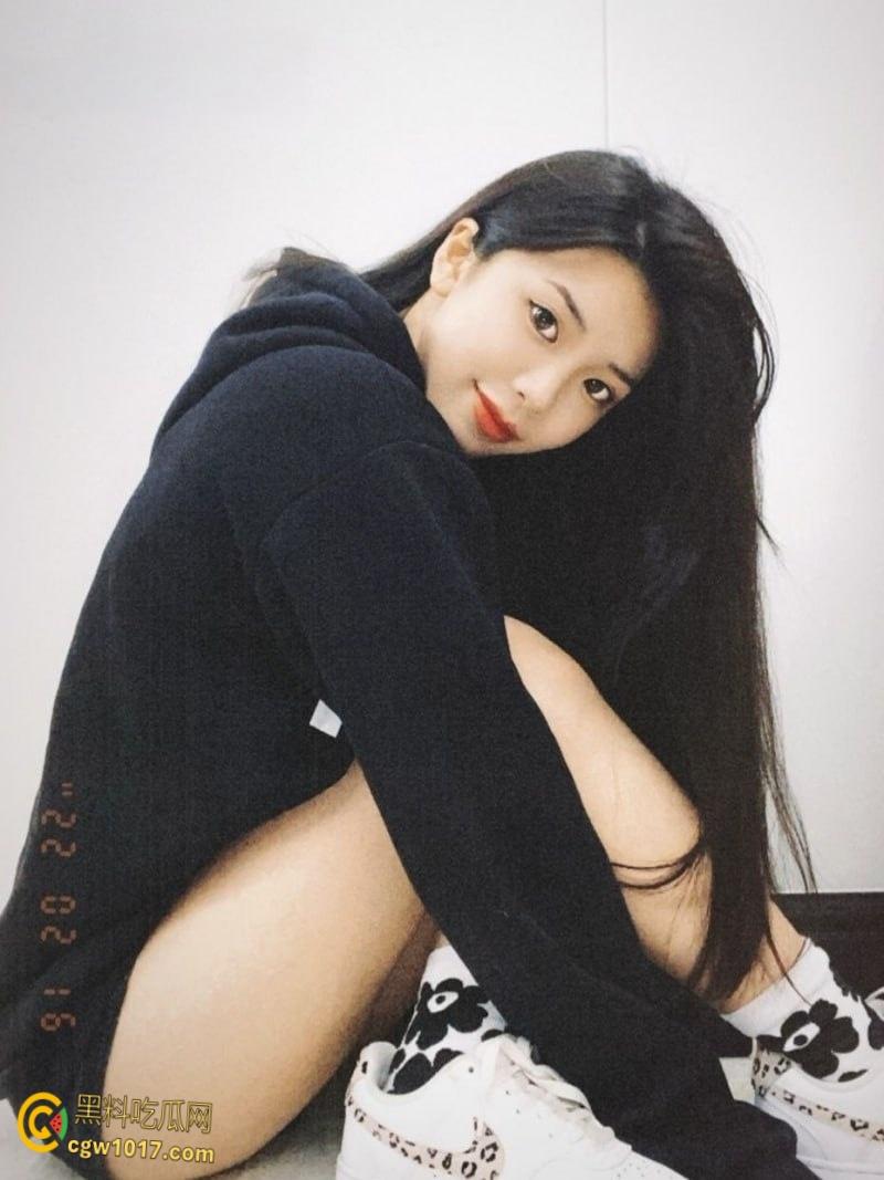 山西科技大学高颜值校花【张佳慧】性爱视频曝光，肥臀翘得像蜜桃，男友狠干嫩穴浪叫连连高潮不止！  第6张