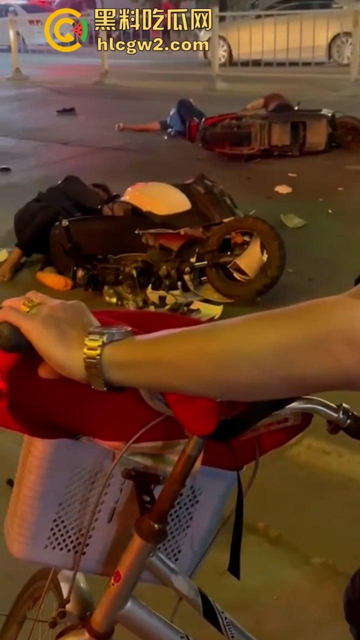 “晕倒前先把微信记录清一下！”潮汕东彩路精神小伙酒后驾摩托车狂飙酿车祸 不顾断腿先拿手机 这是有啥秘密啊？  第6张