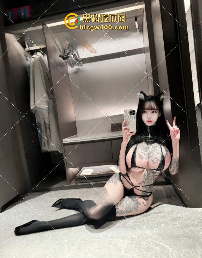 高颜值纹身网红【祎祎Vixen】福利合集曝光 符文女神360度展示人工巨乳 这全身的科技与狠活啊  第11张