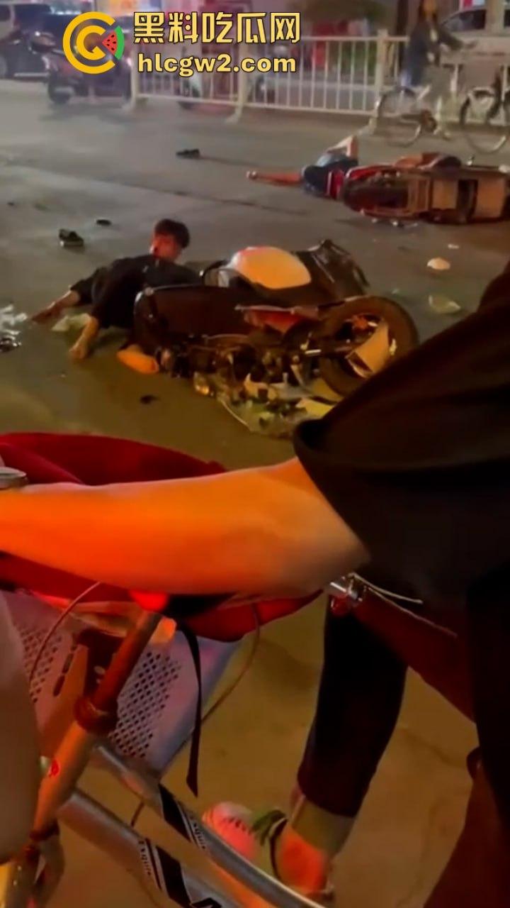 “晕倒前先把微信记录清一下！”潮汕东彩路精神小伙酒后驾摩托车狂飙酿车祸 不顾断腿先拿手机 这是有啥秘密啊？  第7张
