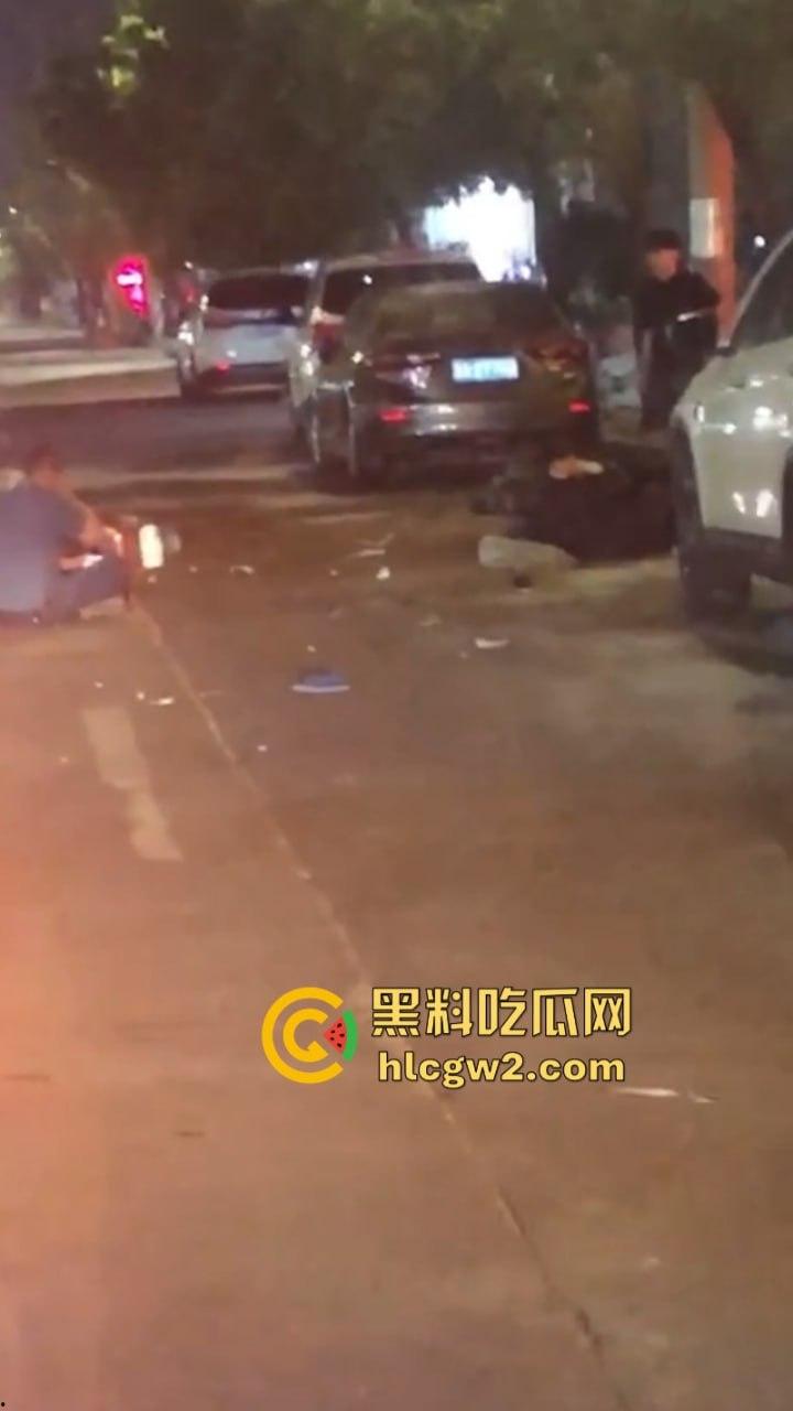 “晕倒前先把微信记录清一下！”潮汕东彩路精神小伙酒后驾摩托车狂飙酿车祸 不顾断腿先拿手机 这是有啥秘密啊？  第8张