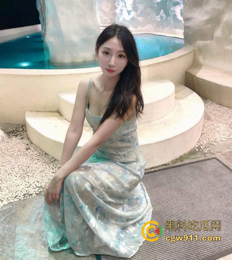 武汉生物工程学院高颜值女神【李晓婷】御姐气质极品身材，露脸口交狂吞大屌榨精，反差拉满让人遐想无尽！  第2张