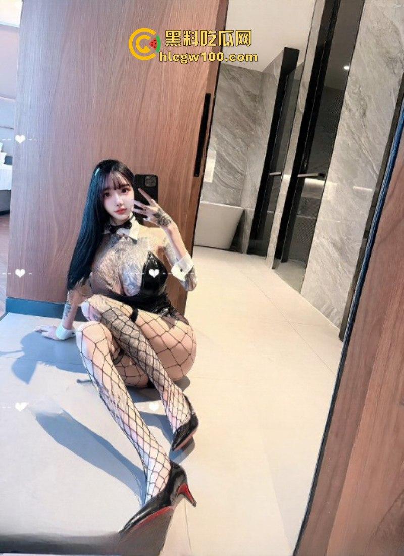 高颜值纹身网红【祎祎Vixen】福利合集曝光 符文女神360度展示人工巨乳 这全身的科技与狠活啊  第16张