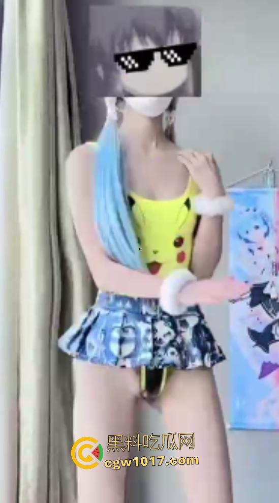 抖音小萝莉【白桃软糖】00后高中生裸舞，电竞椅翘臀扭坏椅子，厕所跳蛋塞逼撒尿，还有粉丝想花钱买尿喝！  第8张