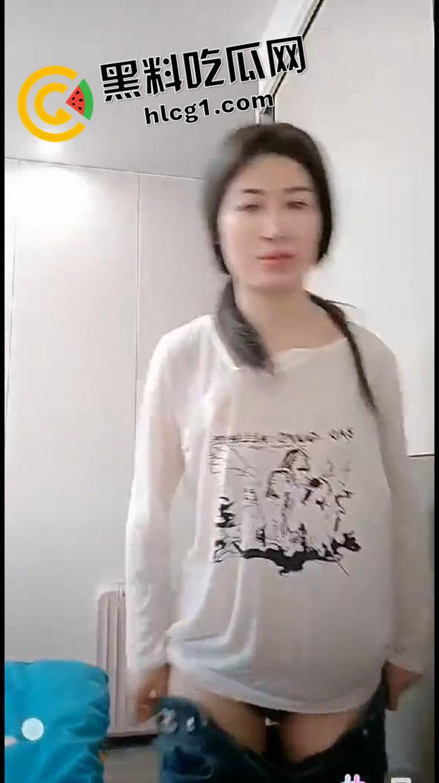 直播露点闪现大合集！擦边到极限就是露点 朦胧产生美啊  第7张