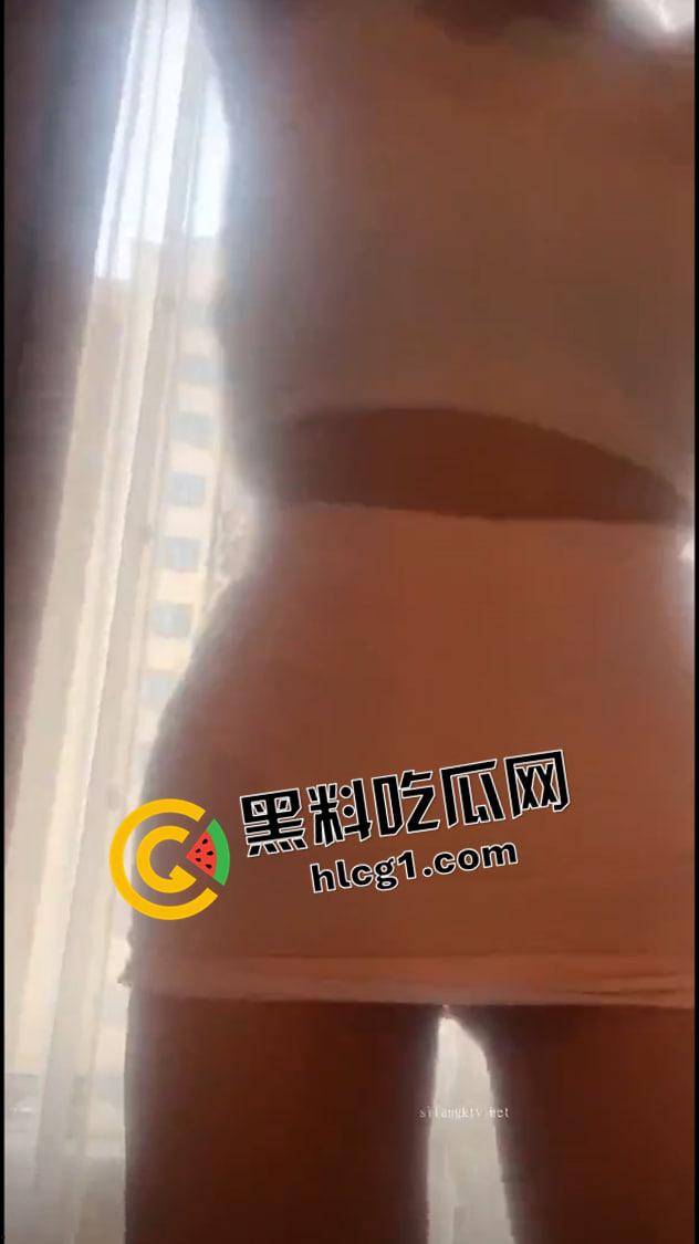 直播露点闪现大合集！擦边到极限就是露点 朦胧产生美啊  第10张