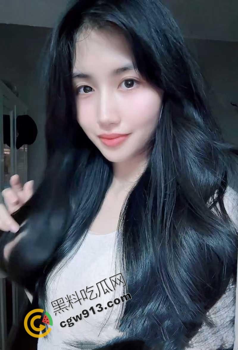 上海美女学霸李思怡的淫乱私生活!背着男友约炮,被大屌炮友狂抽粉嫩小穴,淫靡至极 第2张 上海美女学霸李思怡的淫乱私生活!背着男友约炮,被大屌炮友狂抽粉嫩小穴,淫靡至极 第2张