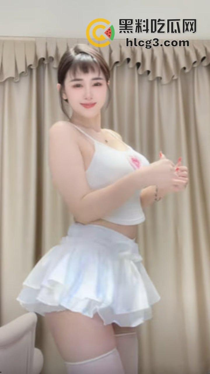 抖音极品美女网红『鱼鱼』万元裸聊定制视频震撼流出！高颜值御姐尺度大突破，脸穴同框疯狂自慰曝光！  第4张