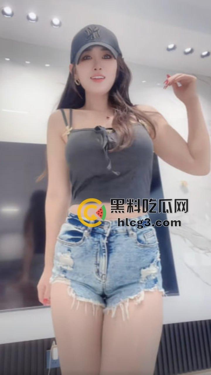 抖音极品美女网红『鱼鱼』万元裸聊定制视频震撼流出！高颜值御姐尺度大突破，脸穴同框疯狂自慰曝光！  第6张