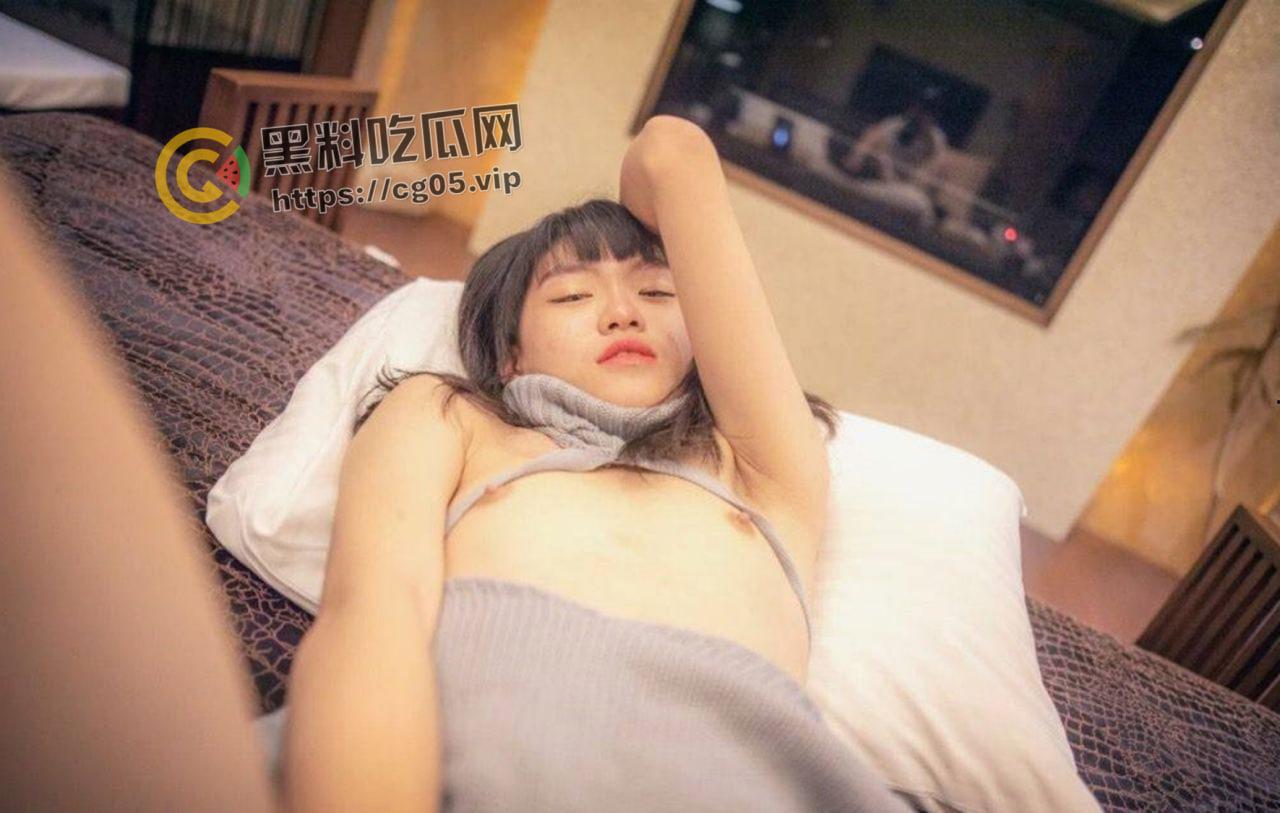 台湾基隆模特 林雅雯 早期被网调不雅自拍流出 小小年纪就风骚的不成样子  第5张