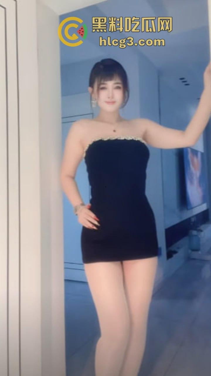 抖音极品美女网红『鱼鱼』万元裸聊定制视频震撼流出！高颜值御姐尺度大突破，脸穴同框疯狂自慰曝光！  第12张