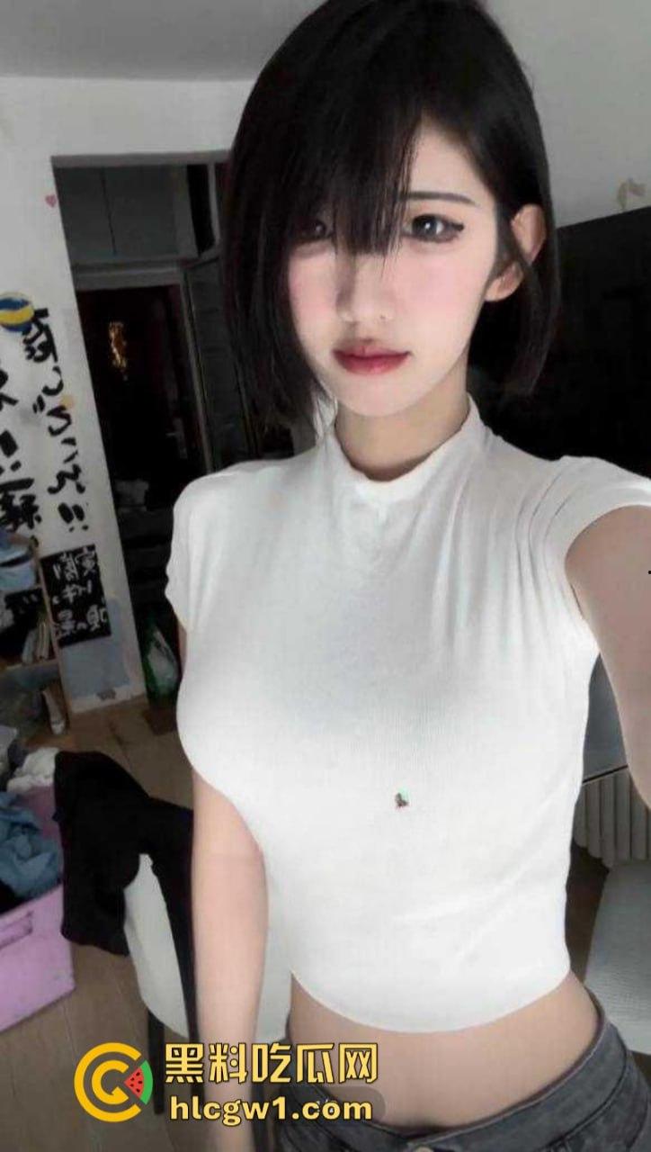 重口慎入!抖音40万粉丝网红【行简】金主高价定制曝光 大号水晶假屌插屁眼 屎都喷出来了! 第2张 重口慎入!抖音40万粉丝网红【行简】金主高价定制曝光 大号水晶假屌插屁眼 屎都喷出来了! 第2张