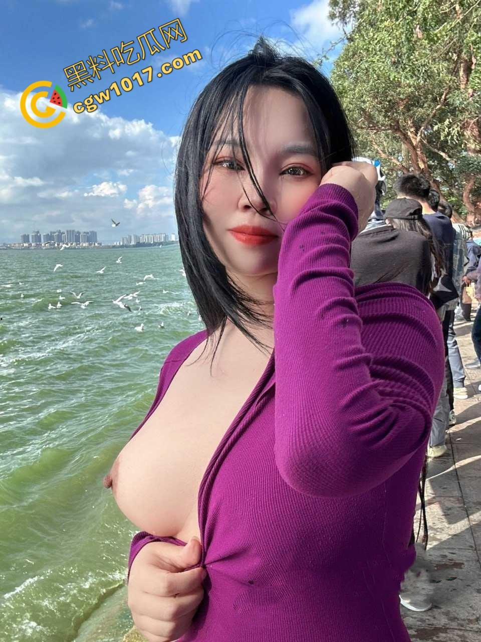 湖南爆乳美人户外大胆露奶，火辣身材勾魂摄魄，绿帽老公疯狂拍下春光无限，骚穴淫声连连，男人看了一定哈喇子狂流！  第3张