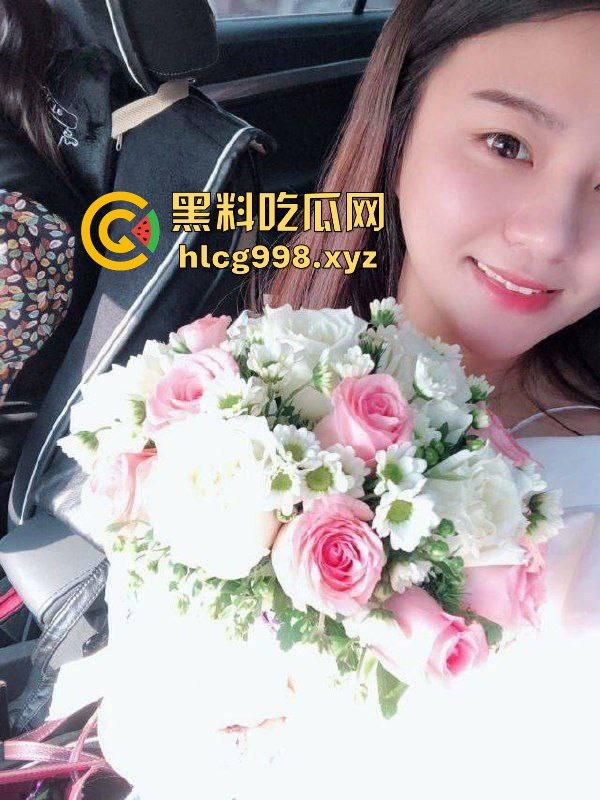 山东临沂罗庄的熟人妻李秀平,跟闺蜜酒店开房狂欢,粉鲍黑逼撅着翘,吃鸡巴像吸牛奶! 第2张 山东临沂罗庄的熟人妻李秀平,跟闺蜜酒店开房狂欢,粉鲍黑逼撅着翘,吃鸡巴像吸牛奶! 第2张