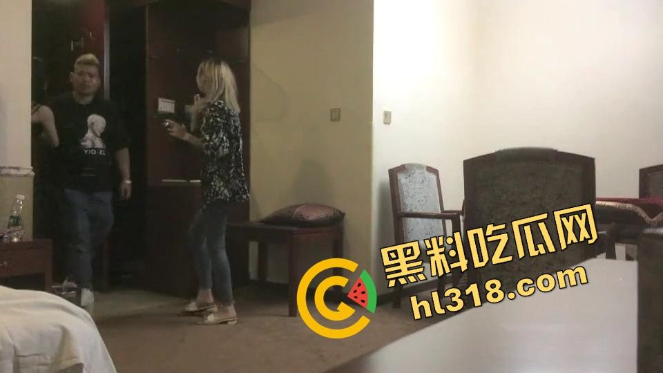 想偷拍嫖娼爽一发，没想到直接进套，叫鸡遇上仙人跳，房门突然杀出四大金刚，谁才是真正的猎物？  第8张