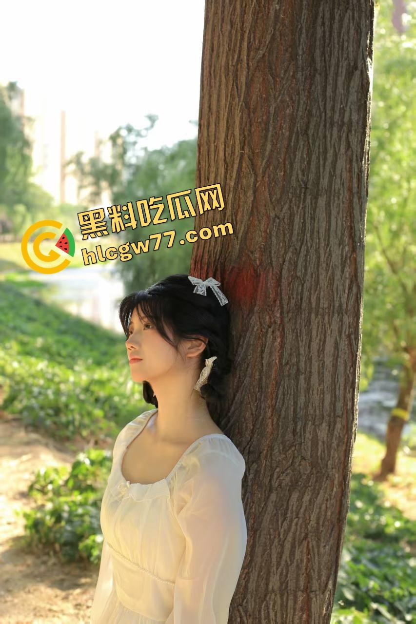 爆艹JK制服骚精【宁璃】被爆干到翻白眼求内射，白丝裹腿浪到整间屋子都是逼味儿！  第1张