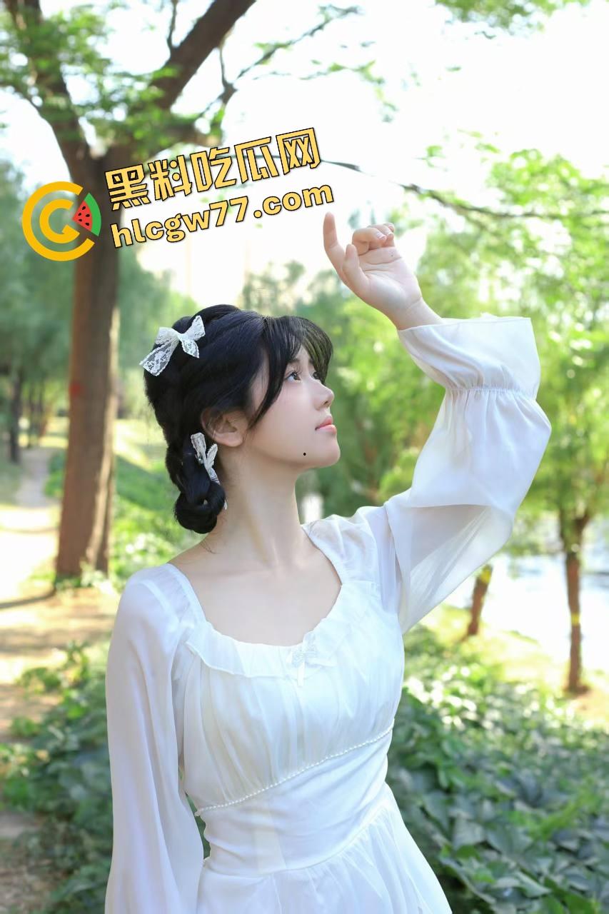 爆艹JK制服骚精【宁璃】被爆干到翻白眼求内射，白丝裹腿浪到整间屋子都是逼味儿！  第5张