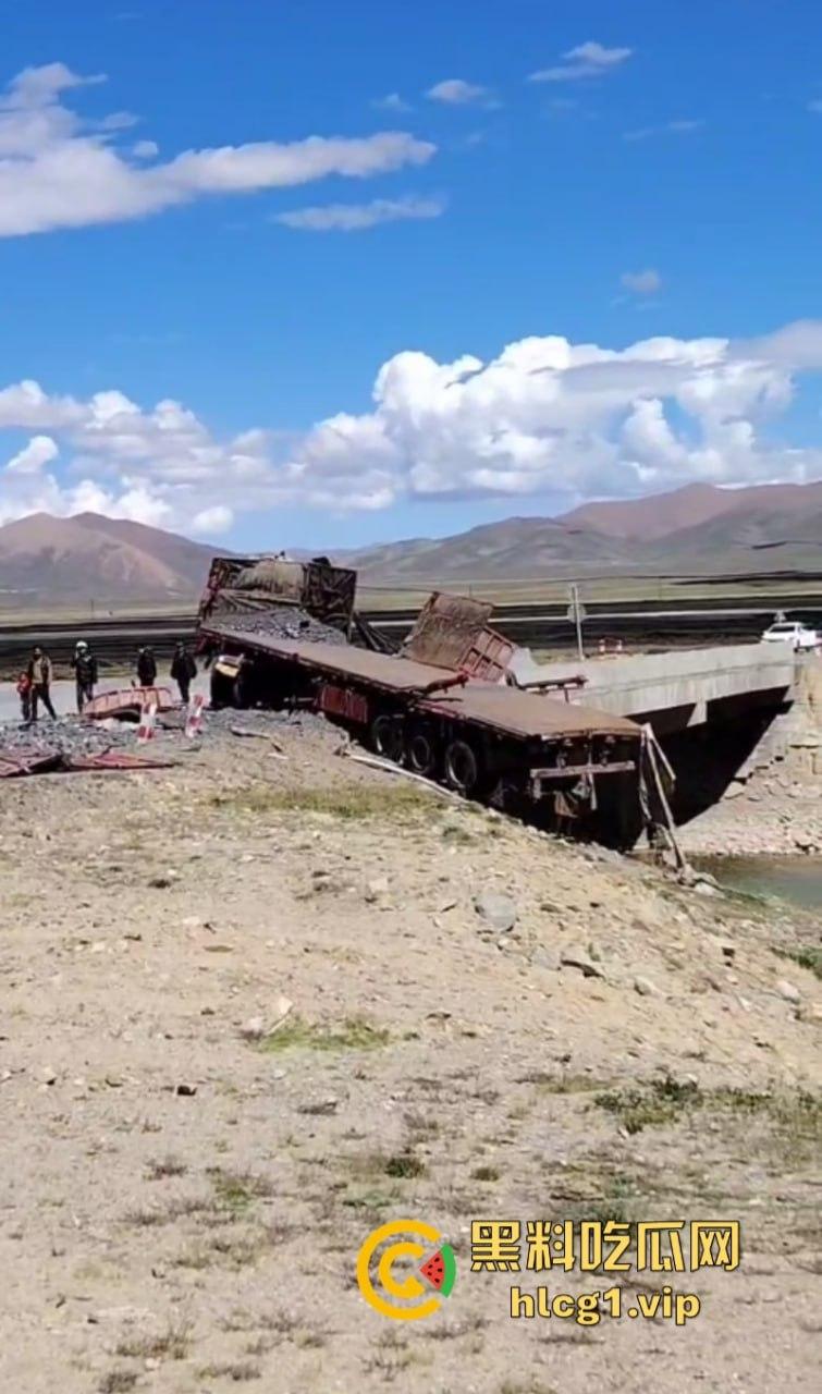 让人揪心！宁夏到西藏安多山高速公路发生惨烈事故 挂车相撞现场一片狼藉  第6张