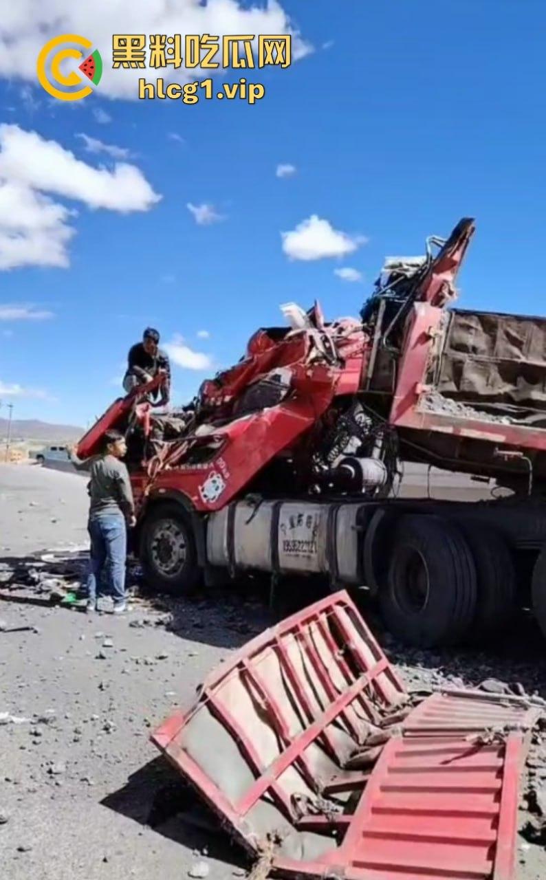 让人揪心！宁夏到西藏安多山高速公路发生惨烈事故 挂车相撞现场一片狼藉  第8张