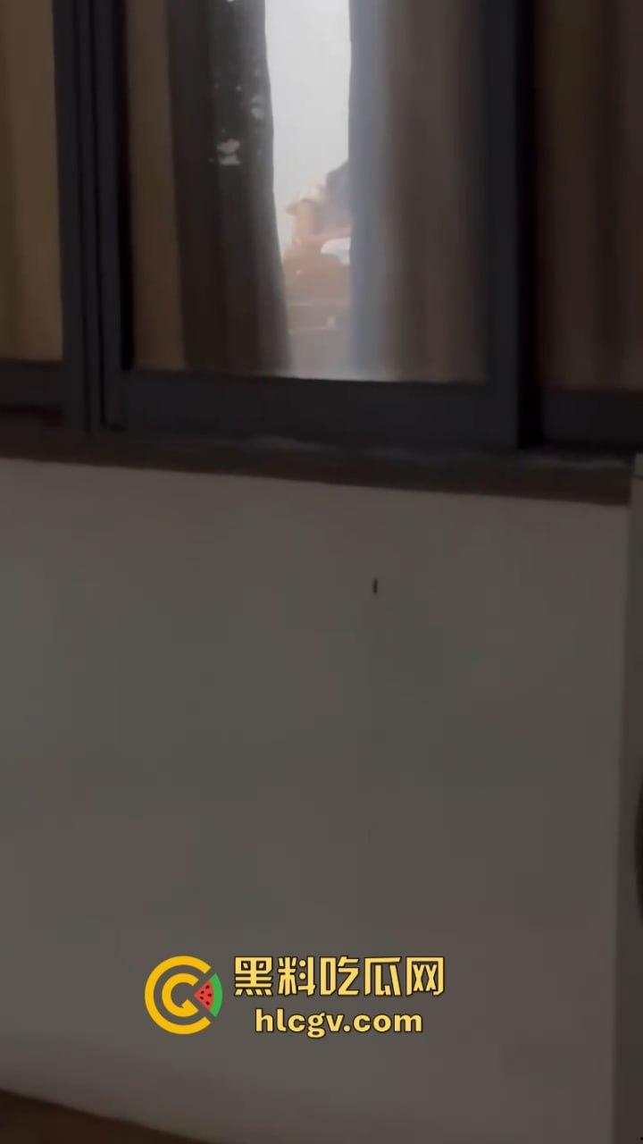 教室打急炮不拉帘 温州学院林玉婵与男友啪啪被同学全程拍到 第3张 教室打急炮不拉帘 温州学院林玉婵与男友啪啪被同学全程拍到 第3张