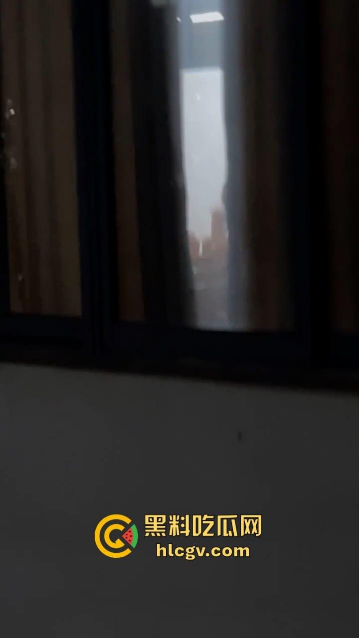 教室打急炮不拉帘 温州学院林玉婵与男友啪啪被同学全程拍到 第7张 教室打急炮不拉帘 温州学院林玉婵与男友啪啪被同学全程拍到 第7张