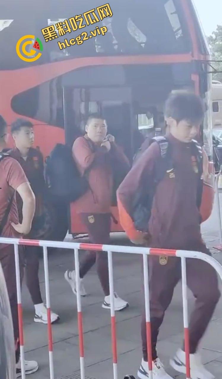 国足零蛋凯旋 “射门无力 购物给力” 惨输七球 仍能笑对人生 第7张 国足零蛋凯旋 “射门无力 购物给力” 惨输七球 仍能笑对人生 第7张