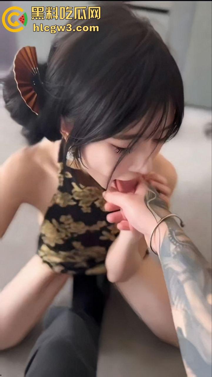 金丝眼镜女神『Song』骚气炸裂 旗袍开到胯根嘴巴就是炮架 骚样淫到让人忍不住想射她脸上! 第7张 金丝眼镜女神『Song』骚气炸裂 旗袍开到胯根嘴巴就是炮架 骚样淫到让人忍不住想射她脸上! 第7张