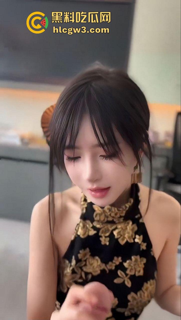 金丝眼镜女神『Song』骚气炸裂 旗袍开到胯根嘴巴就是炮架 骚样淫到让人忍不住想射她脸上! 第15张 金丝眼镜女神『Song』骚气炸裂 旗袍开到胯根嘴巴就是炮架 骚样淫到让人忍不住想射她脸上! 第15张