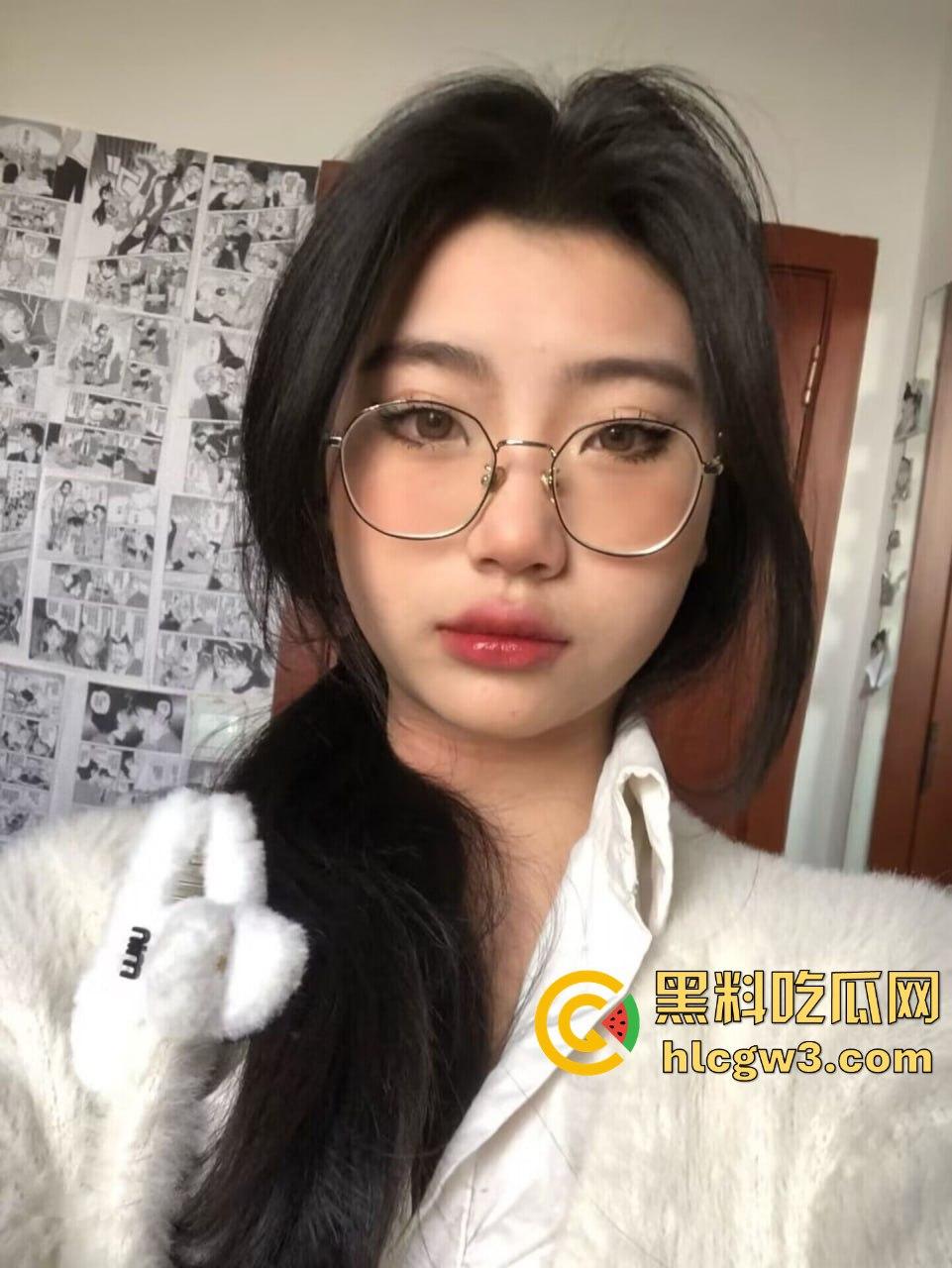 爱跳舞的反差眼镜娘【曹伊宁】和男友自拍流出 娇喘连连自动打桩机式疯狂 一秒变母狗! 第2张 爱跳舞的反差眼镜娘【曹伊宁】和男友自拍流出 娇喘连连自动打桩机式疯狂 一秒变母狗! 第2张