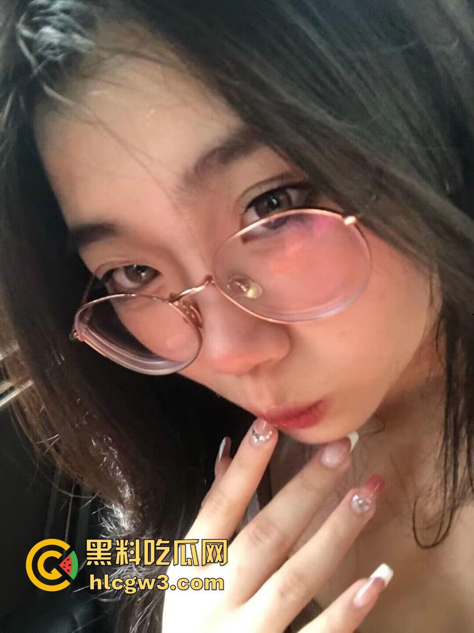 爱跳舞的反差眼镜娘【曹伊宁】和男友自拍流出 娇喘连连自动打桩机式疯狂 一秒变母狗! 第3张 爱跳舞的反差眼镜娘【曹伊宁】和男友自拍流出 娇喘连连自动打桩机式疯狂 一秒变母狗! 第3张