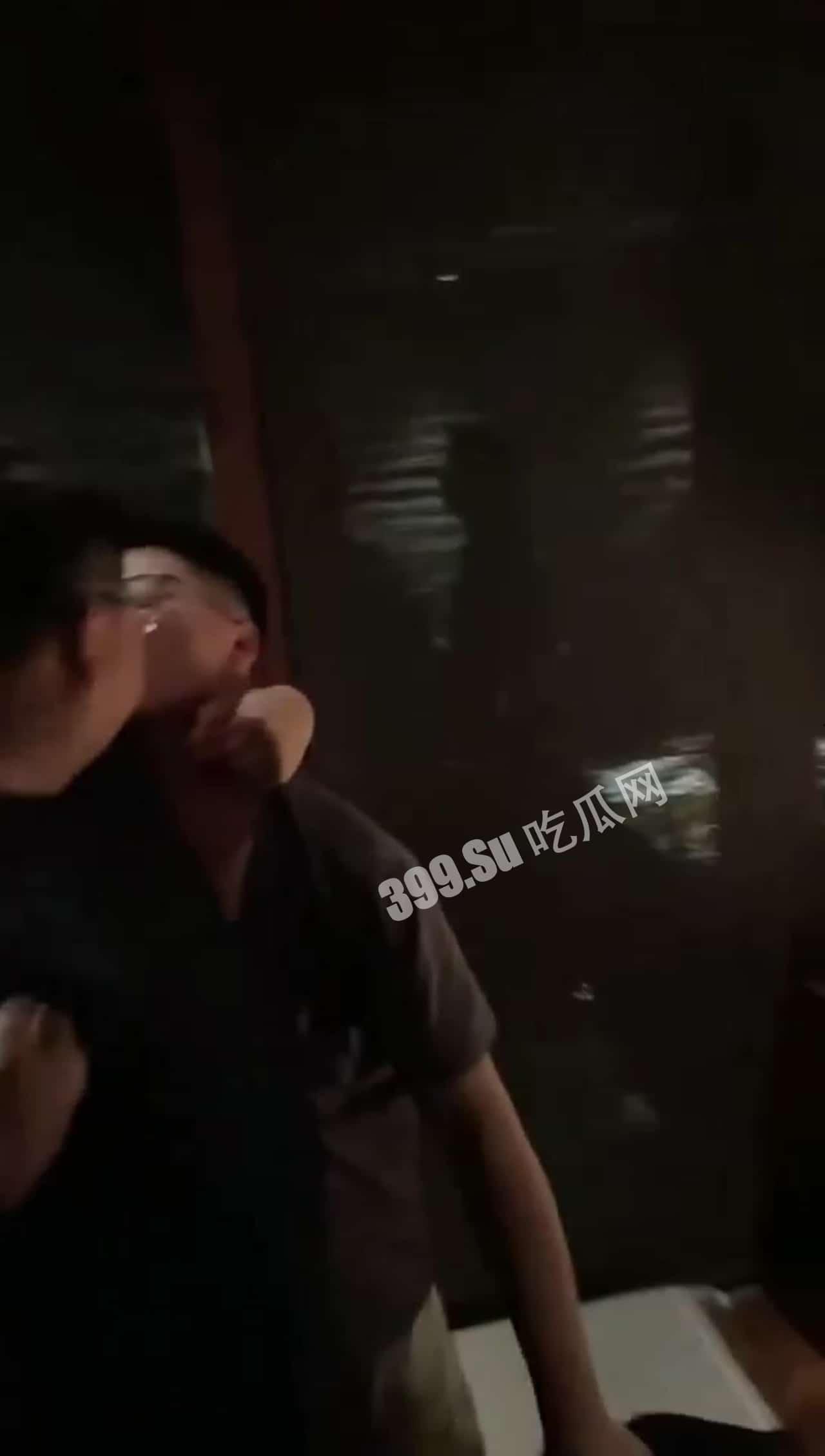 新盟易购  线下聚会醉酒后男男舌吻，毁三观操作 第7张