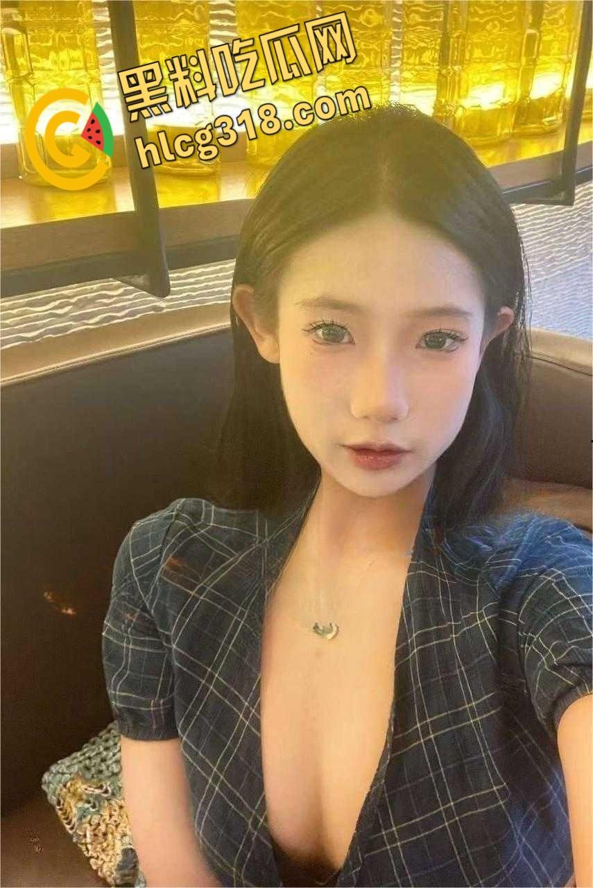 自驾游遇到的仙气小美女,搭讪还有点高冷,随便喝点酒就开始舌吻,主动口交无套女上,这也太反差了! 第1张 自驾游遇到的仙气小美女,搭讪还有点高冷,随便喝点酒就开始舌吻,主动口交无套女上,这也太反差了! 第1张