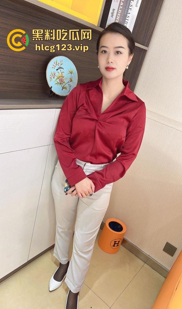 抖音爆料!江苏31岁人妻【你的晴姨】丝袜诱惑不穿内裤,妩媚撩人引发热议! 第5张 抖音爆料!江苏31岁人妻【你的晴姨】丝袜诱惑不穿内裤,妩媚撩人引发热议! 第5张