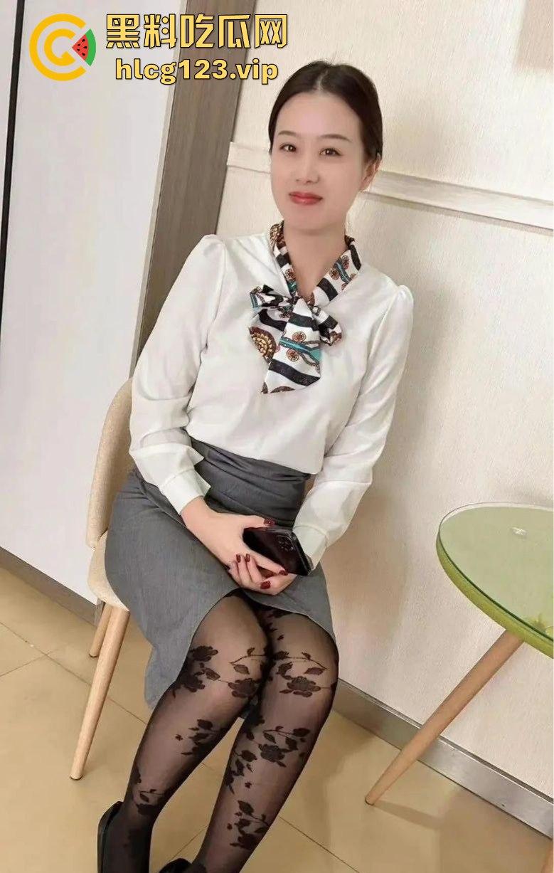 抖音爆料!江苏31岁人妻【你的晴姨】丝袜诱惑不穿内裤,妩媚撩人引发热议! 第6张 抖音爆料!江苏31岁人妻【你的晴姨】丝袜诱惑不穿内裤,妩媚撩人引发热议! 第6张