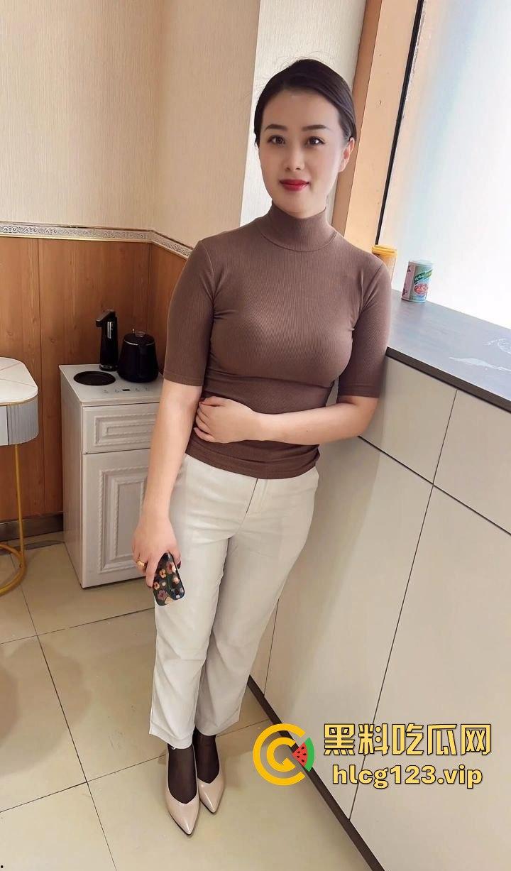 抖音爆料!江苏31岁人妻【你的晴姨】丝袜诱惑不穿内裤,妩媚撩人引发热议! 第8张 抖音爆料!江苏31岁人妻【你的晴姨】丝袜诱惑不穿内裤,妩媚撩人引发热议! 第8张