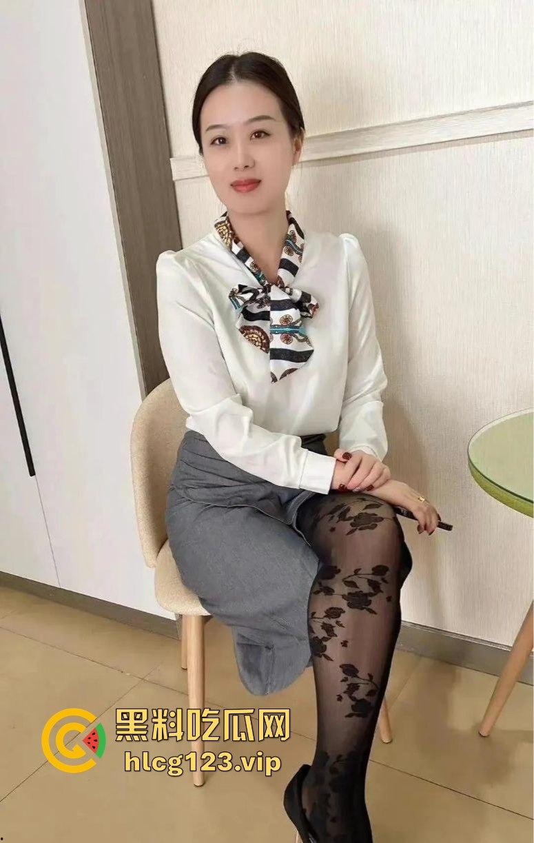 抖音爆料!江苏31岁人妻【你的晴姨】丝袜诱惑不穿内裤,妩媚撩人引发热议! 第9张 抖音爆料!江苏31岁人妻【你的晴姨】丝袜诱惑不穿内裤,妩媚撩人引发热议! 第9张