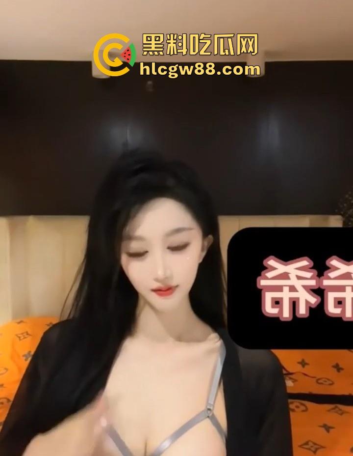 抖音40w粉丝网红【Fortune】大尺度诱惑私拍泄露 高冷御姐风骚揉胸 展示性感蜜桃臀 很有撸点! 第2张 抖音40w粉丝网红【Fortune】大尺度诱惑私拍泄露 高冷御姐风骚揉胸 展示性感蜜桃臀 很有撸点! 第2张