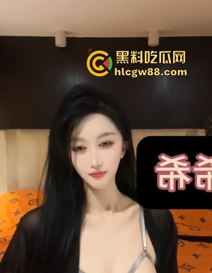 抖音40w粉丝网红【Fortune】大尺度诱惑私拍泄露 高冷御姐风骚揉胸 展示性感蜜桃臀 很有撸点! 第4张 抖音40w粉丝网红【Fortune】大尺度诱惑私拍泄露 高冷御姐风骚揉胸 展示性感蜜桃臀 很有撸点! 第4张