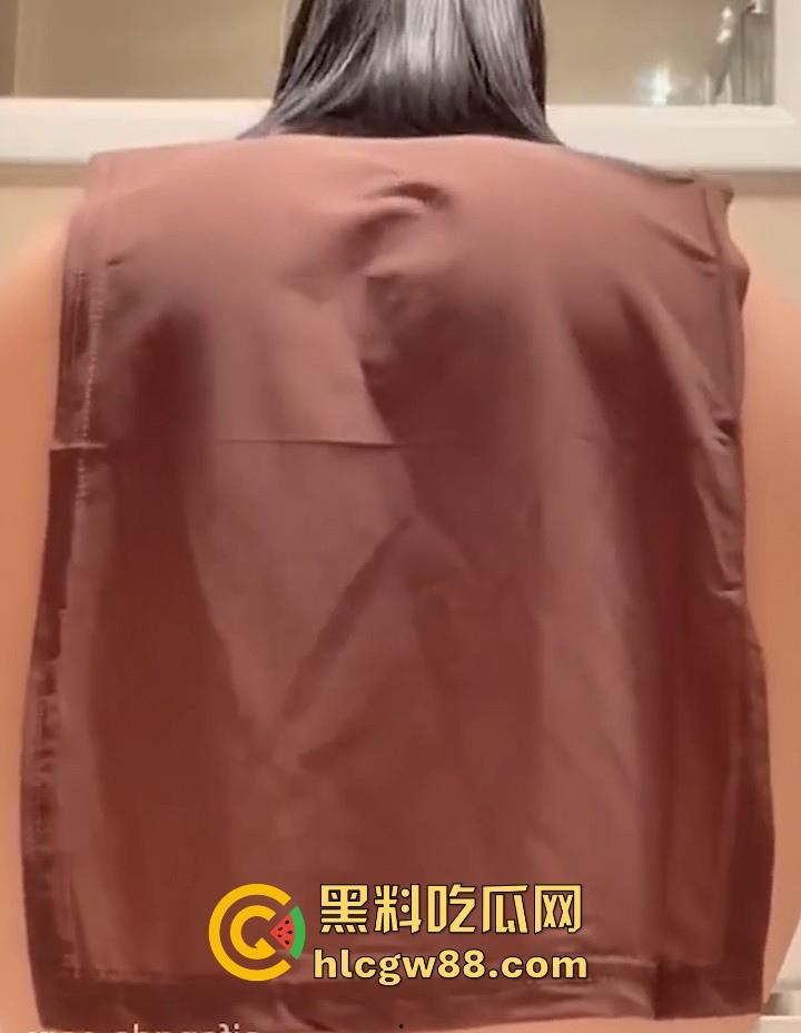 抖音40w粉丝网红【Fortune】大尺度诱惑私拍泄露 高冷御姐风骚揉胸 展示性感蜜桃臀 很有撸点! 第7张 抖音40w粉丝网红【Fortune】大尺度诱惑私拍泄露 高冷御姐风骚揉胸 展示性感蜜桃臀 很有撸点! 第7张